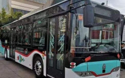 告知山東首輛無人駕駛公交車上路測試5G加持