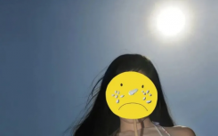 女孩擠痘引發(fā)顱內(nèi)感染醫(yī)生說(shuō)臉上有危險(xiǎn)三角區(qū)