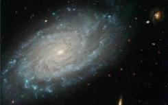 哈勃看見(jiàn)美麗的螺旋星系NGC 6744