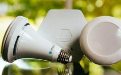 堆棧式LED筒燈入門套件比普通智能燈泡更智能