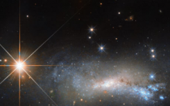 哈勃望遠(yuǎn)鏡觀察不規(guī)則星系NGC 7250