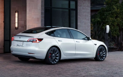 特斯拉Model3在CCS2上的充電速度比增壓器快