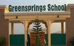 兩名Greensprings教師獲得年度教師獎的州冠軍